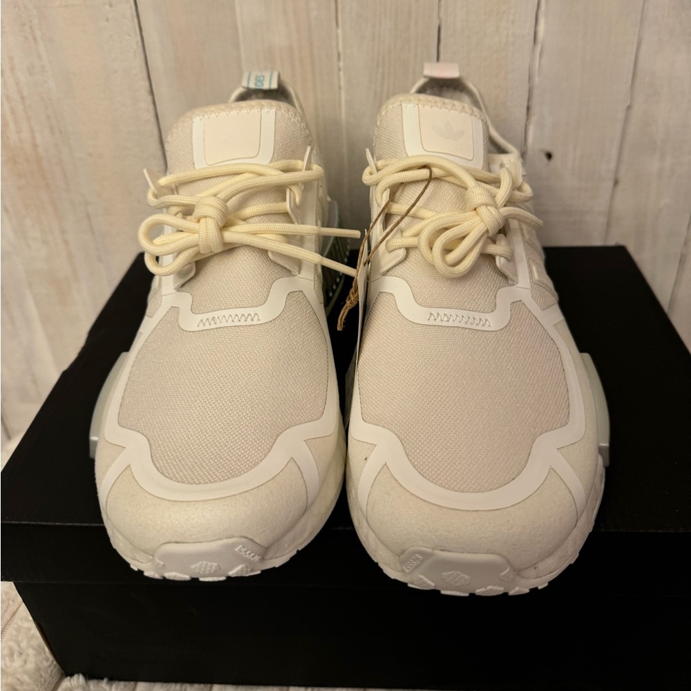 Adidas NMD_R1 ‘Silver Metallic plugs’ and cream white coloring - Size 6.5 - Picture 2 of 11